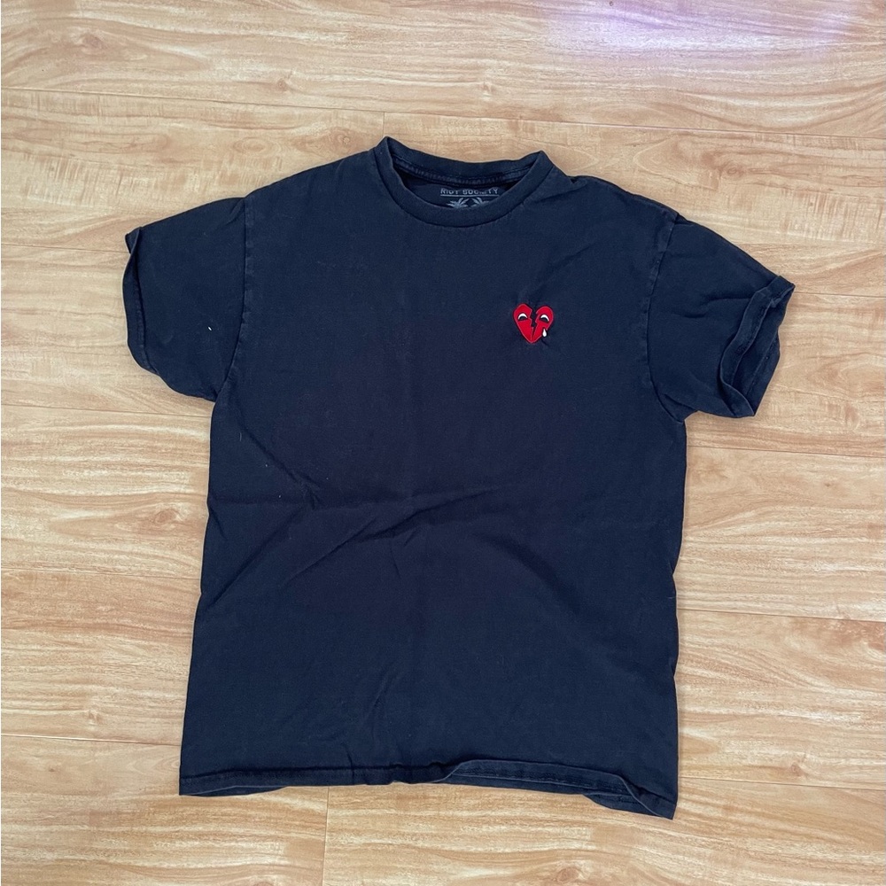 black riot society size am shirt